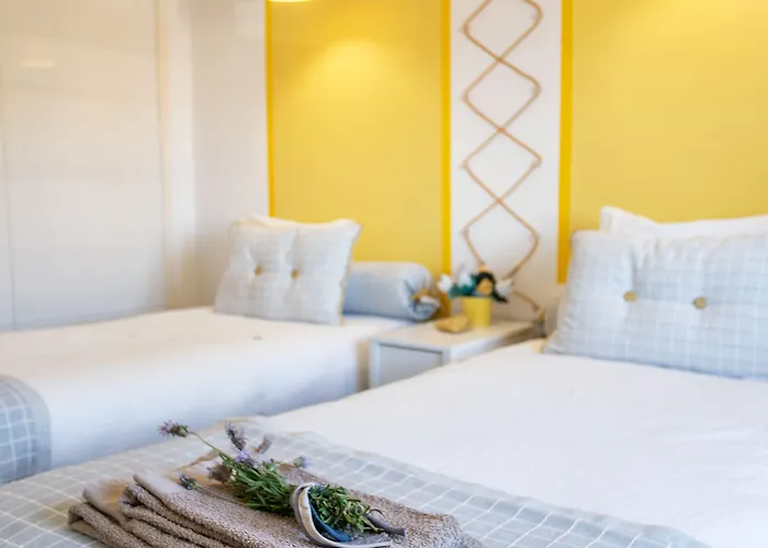 Casas Da Formosa - Downtown Alegria Bed & Breakfast 3*